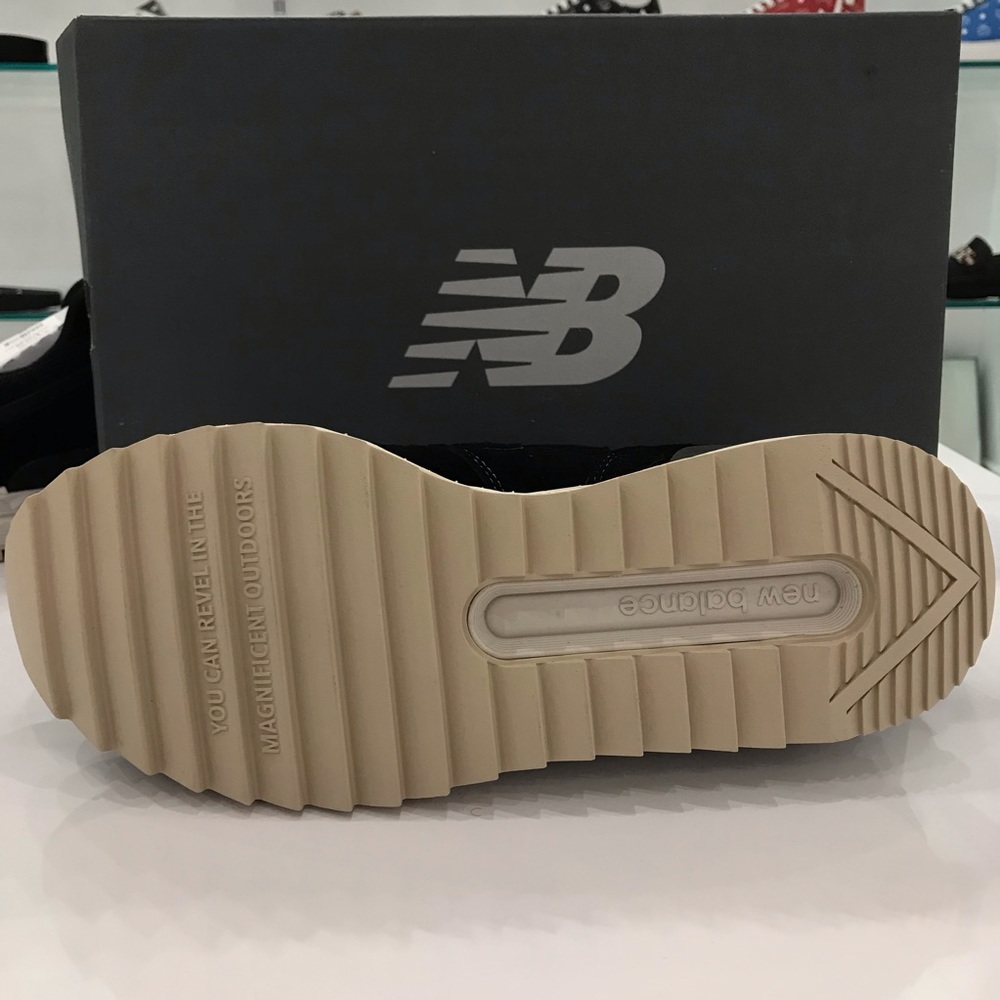New balance shoes - Picture 5 of 8